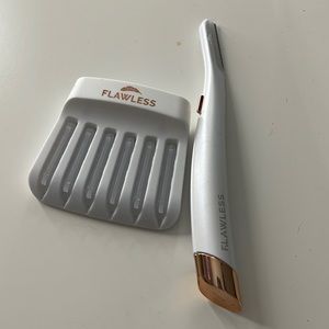Finishing Touch Flawless Dermaplane Glow Facial Exfoliator & Hair Remover